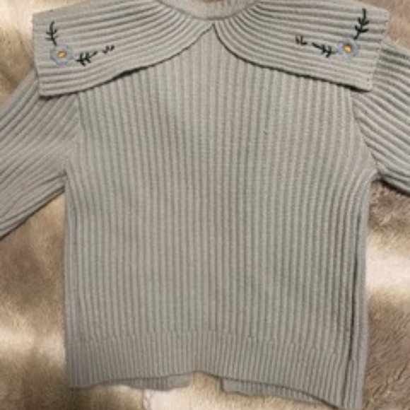 Floral Embroidered Knitted Cardigan 5T - Picture 2 of 2